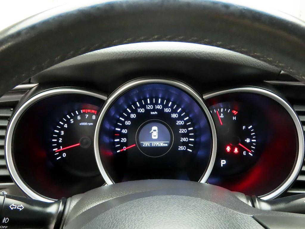 KIA K5 - Vista 5