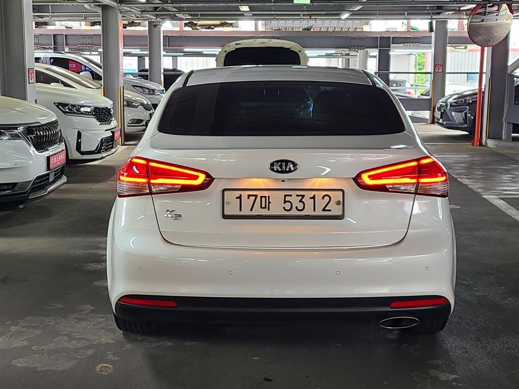 KIA K3 - Vista 4