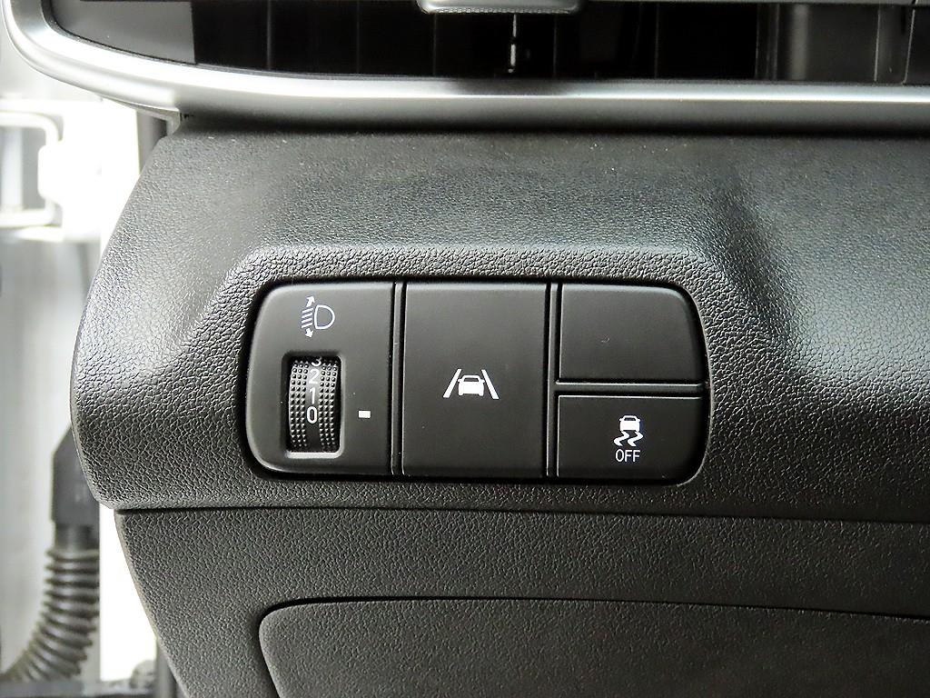HYUNDAI Avante - Vista 12
