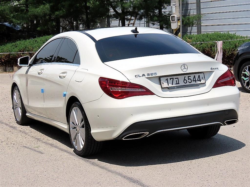 Mercedes Benz CLA Class - Vista 3