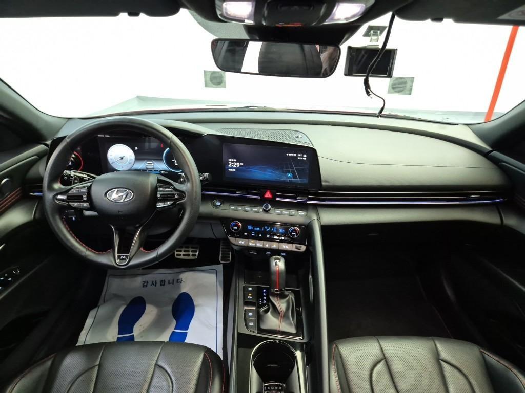 HYUNDAI Avante - Vista 7