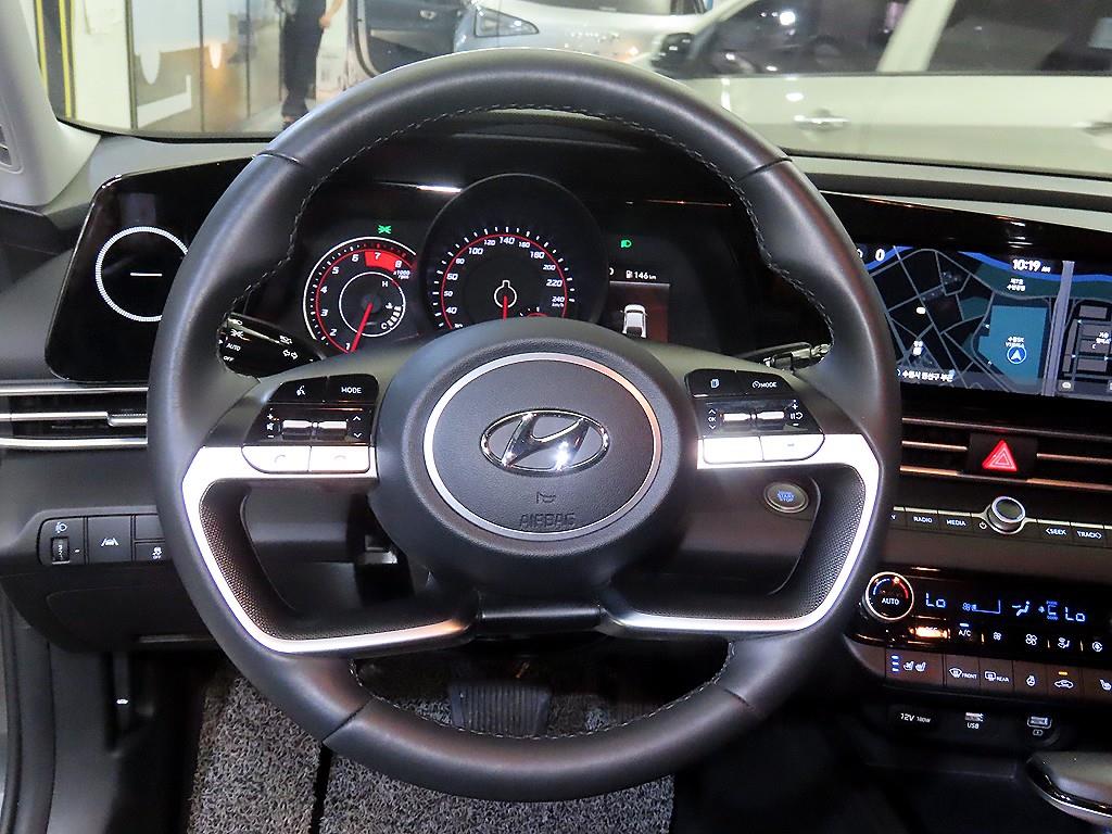 HYUNDAI Avante - Vista 8