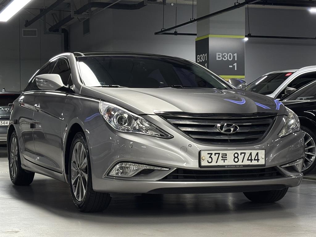 HYUNDAI Sonata - Vista 3