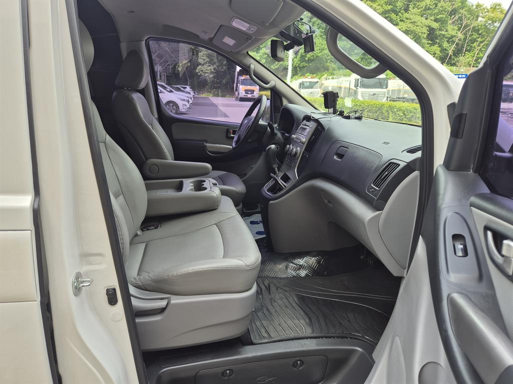 HYUNDAI Starex 2016 Blanco - Importación desde Corea - HF Imports Iquique - Foto 13