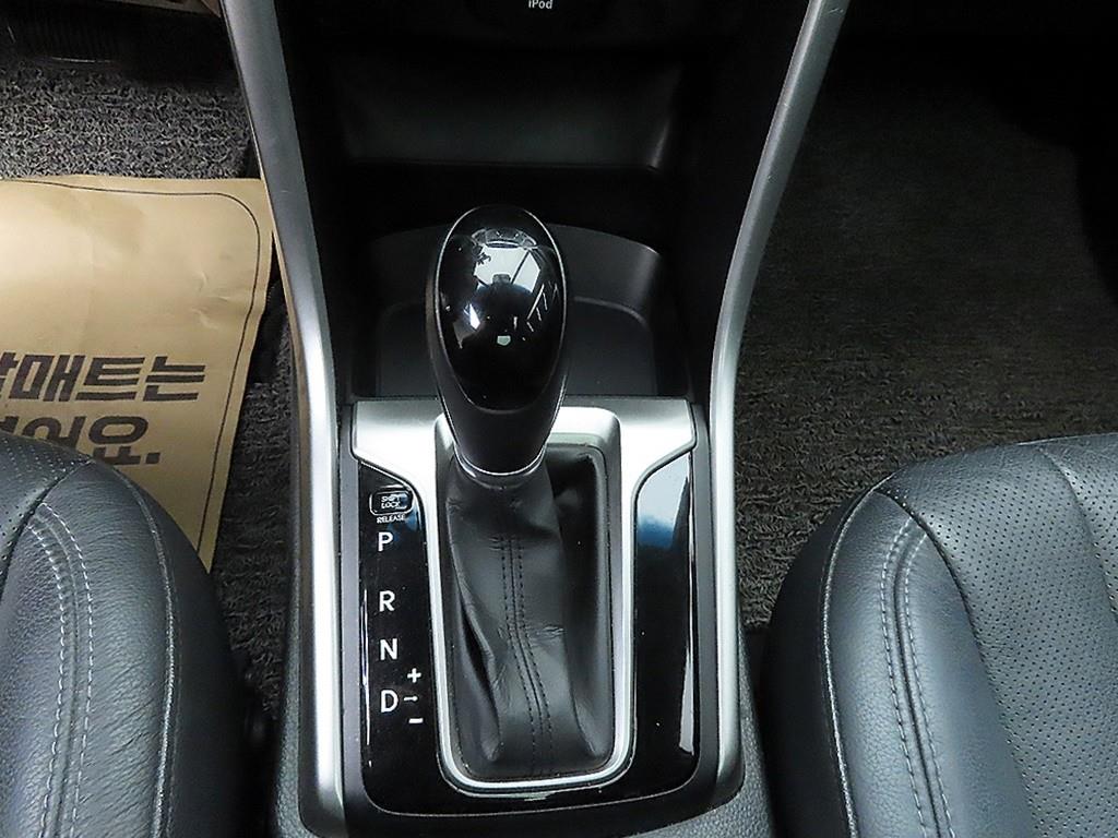 HYUNDAI i30 - Vista 10