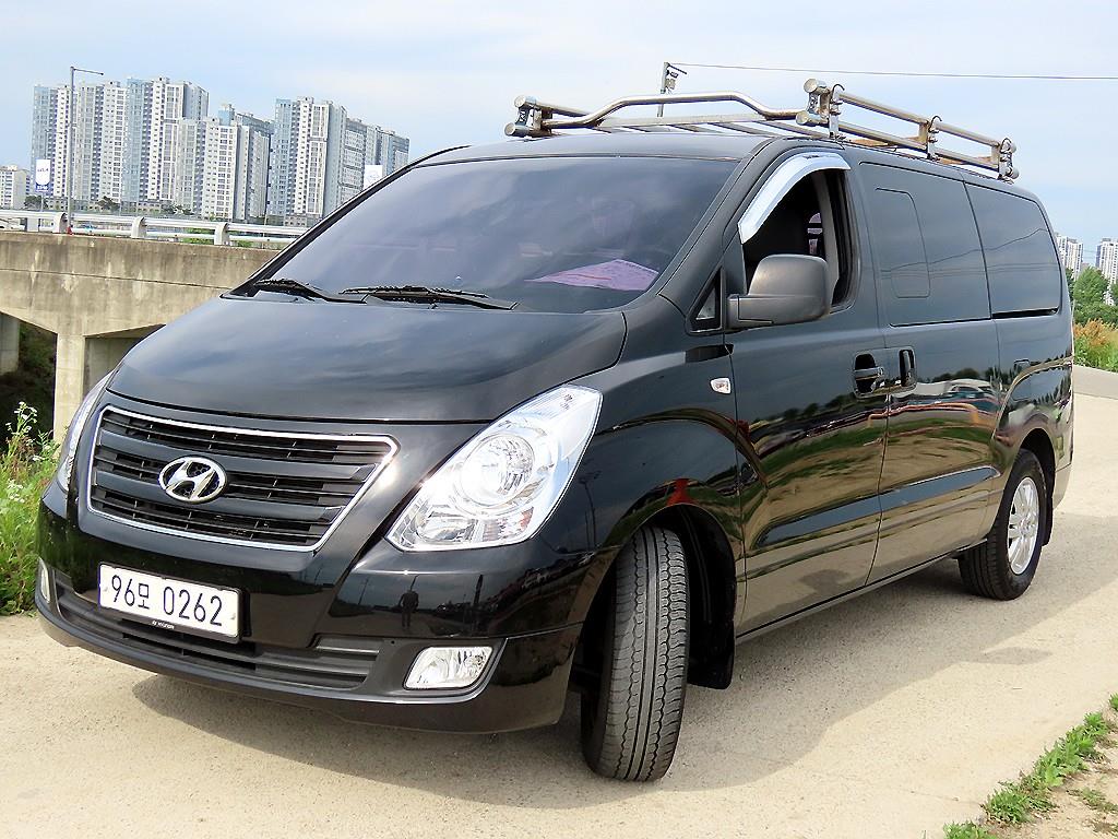 HYUNDAI Starex - Vista 2