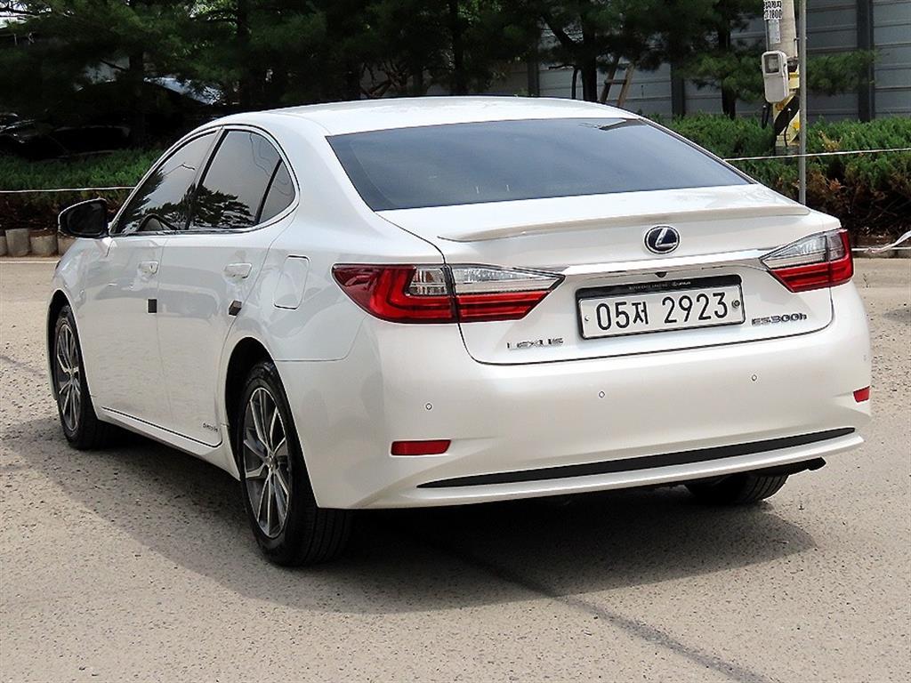 Lexus ES - Vista 3