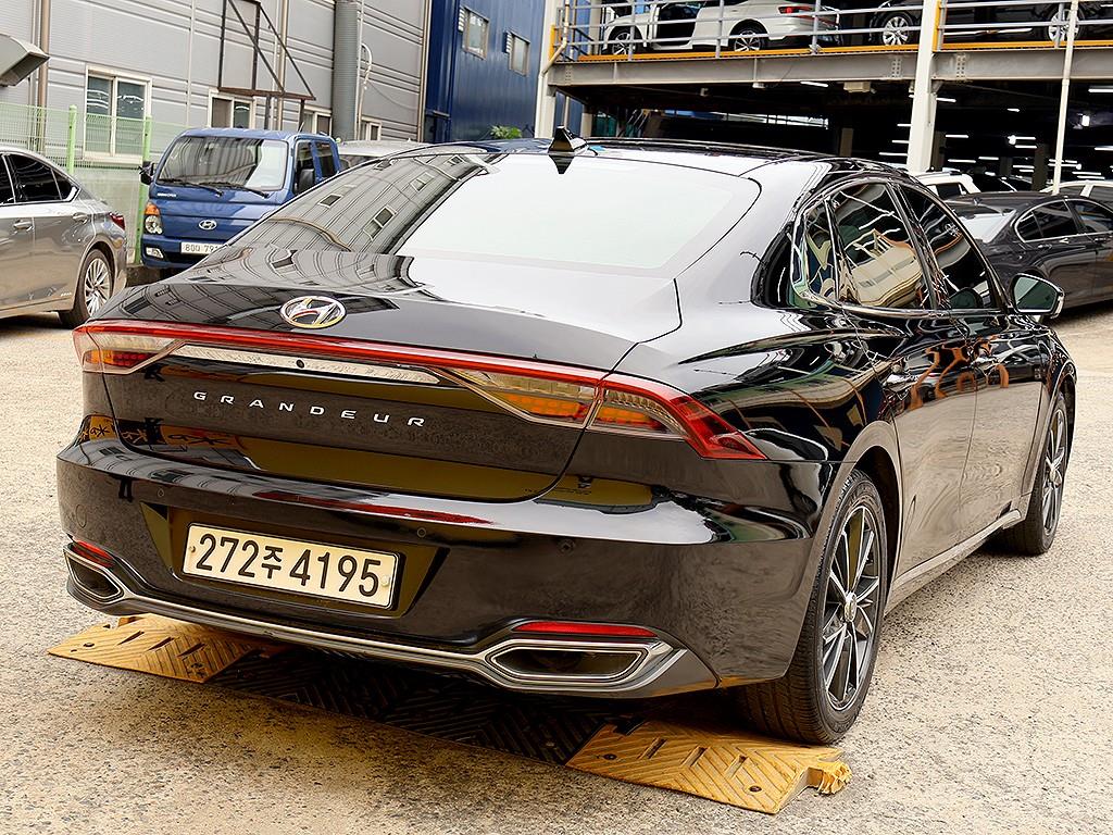 HYUNDAI Grandeur - Vista 7