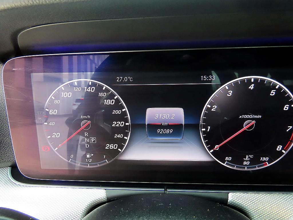 Mercedes Benz E class - Vista 9