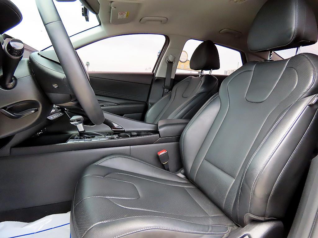 HYUNDAI Avante - Vista 5