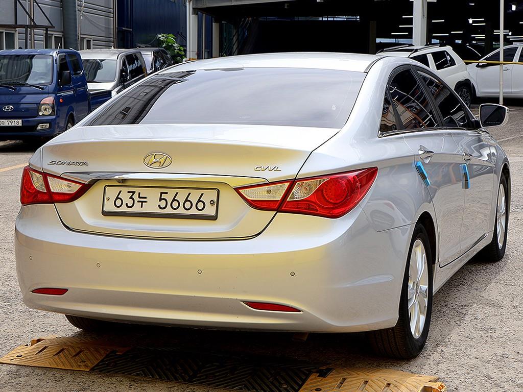 HYUNDAI Sonata - Vista 7