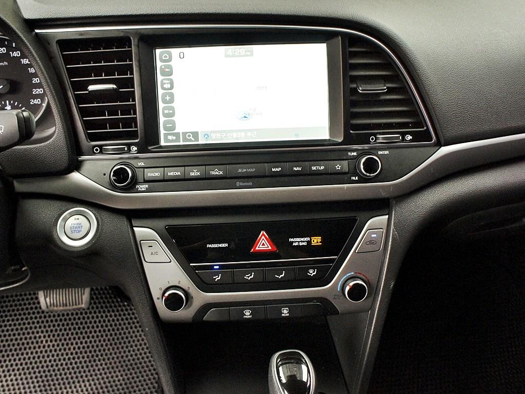 HYUNDAI Avante 2018 Gris - Importación desde Corea - HF Imports Iquique - Foto 10