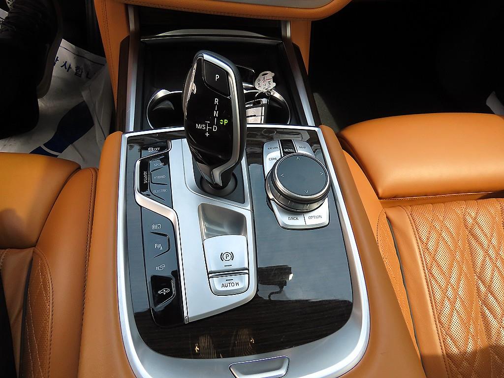 BMW 7 Series - Vista 11