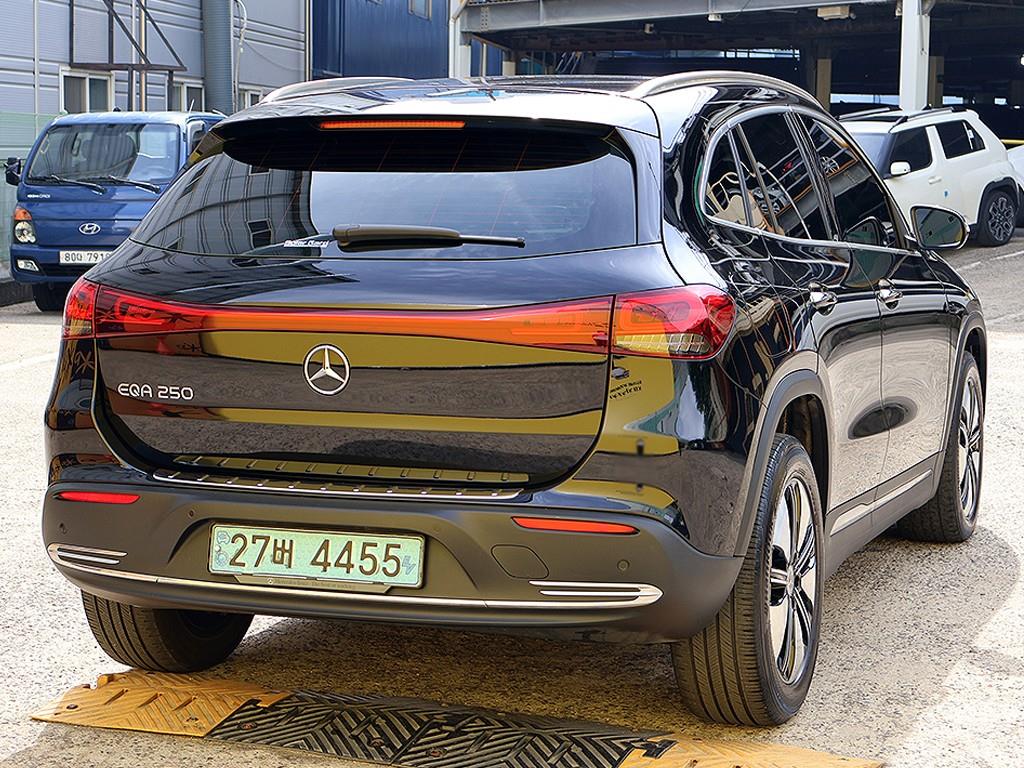 Mercedes Benz EQA - Vista 7