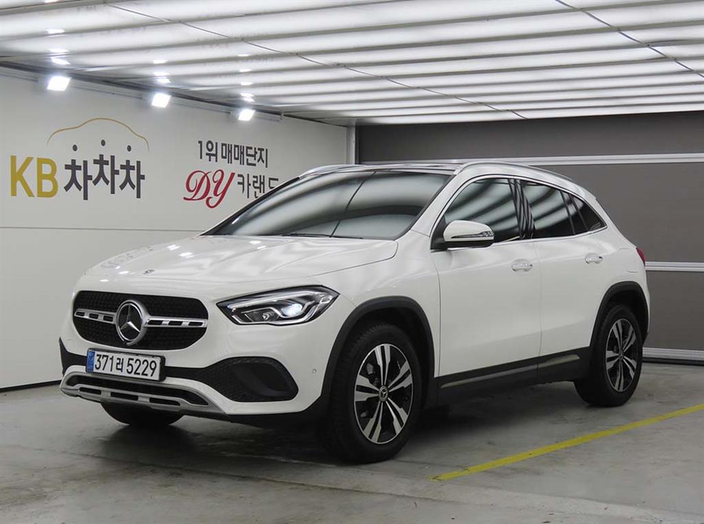 Mercedes Benz GLA Class 2021 Blanco - Importación desde Corea - HF Imports Iquique - Foto 1