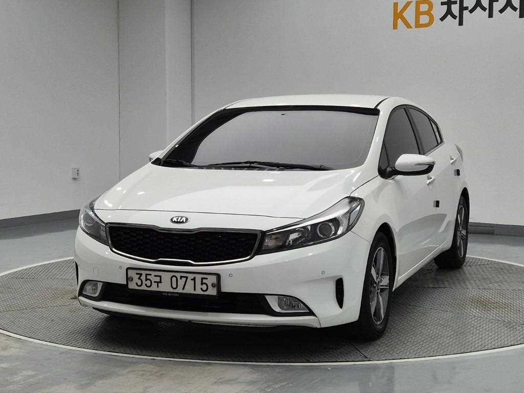 KIA K3 2016 Blanco - Importación desde Corea - HF Imports Iquique - Foto 1