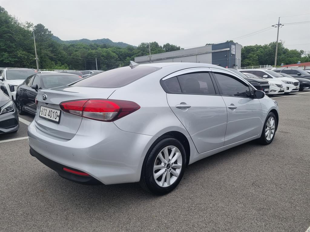 KIA K3 - Vista 4