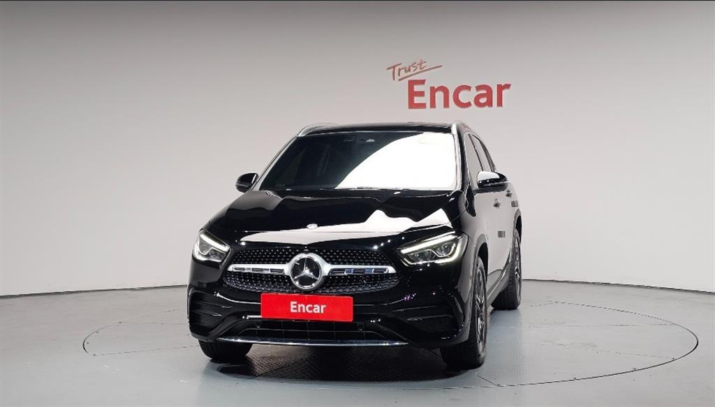 Mercedes Benz GLA Class - Vista 3