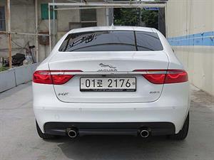 Jaguar XF - Vista 6