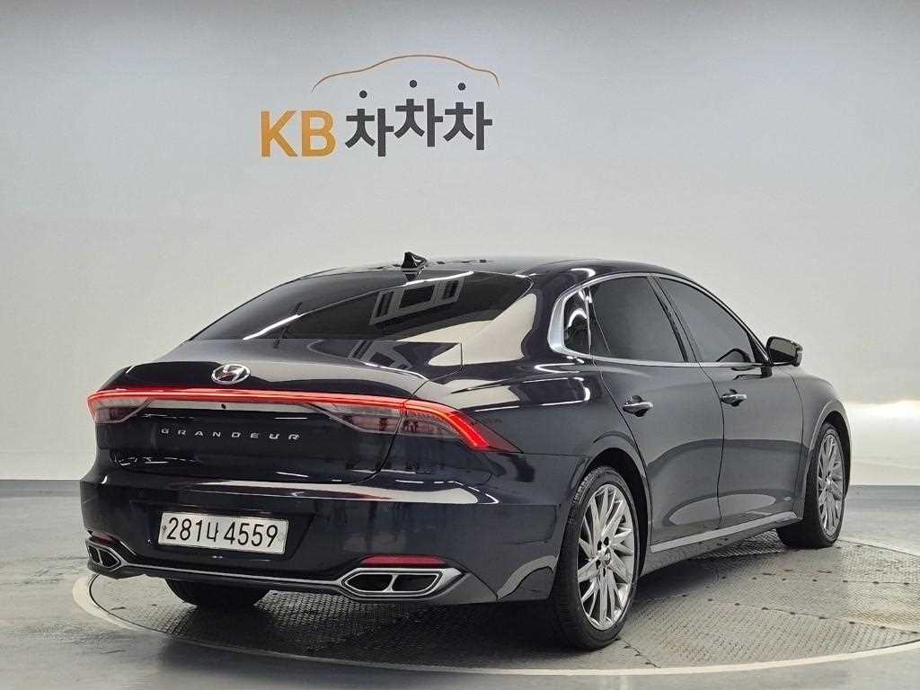 HYUNDAI Grandeur - Vista 3