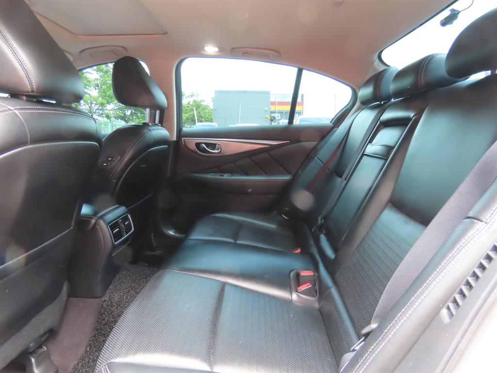 Infiniti Q - Vista 11
