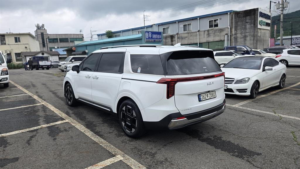 KIA Carnival - Vista 6