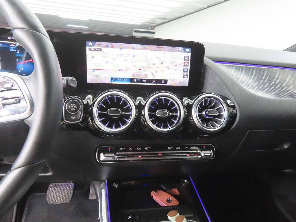 Mercedes Benz GLA Class - Vista 10
