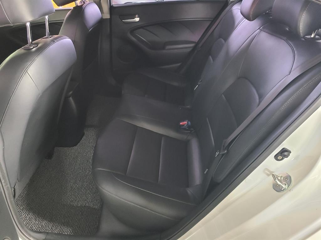 KIA K3 2018 Blanco - Importación desde Corea - HF Imports Iquique - Foto 16