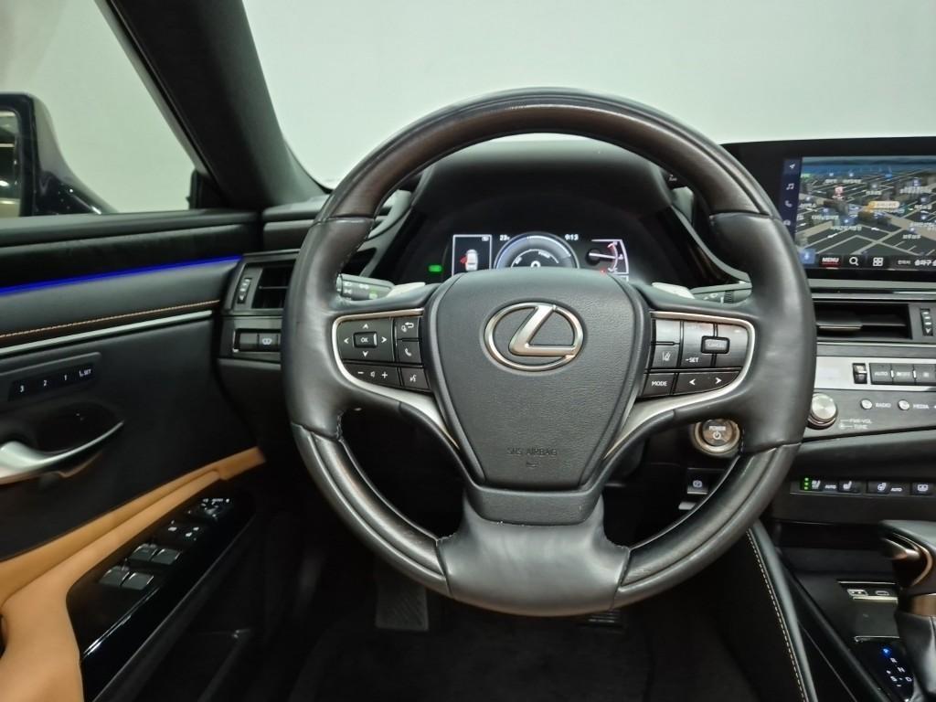 Lexus ES - Vista 9