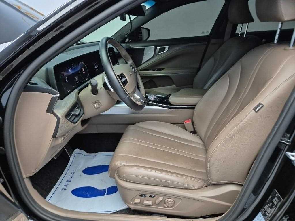 KIA K8 - Vista 11