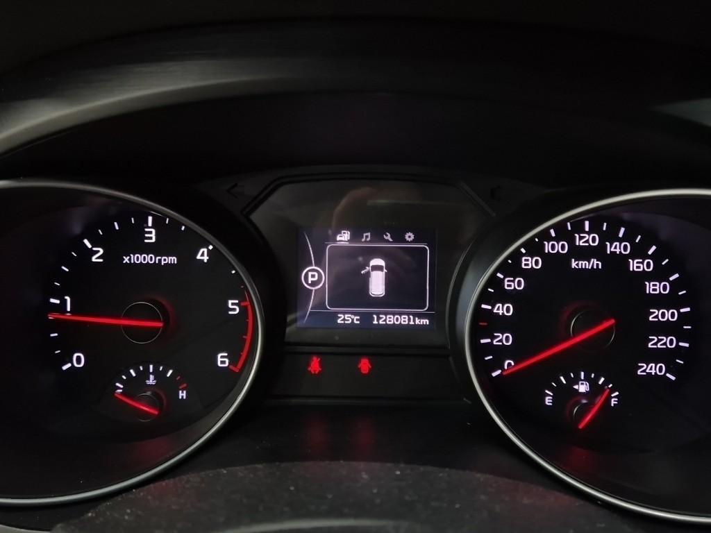 KIA Carnival - Vista 6