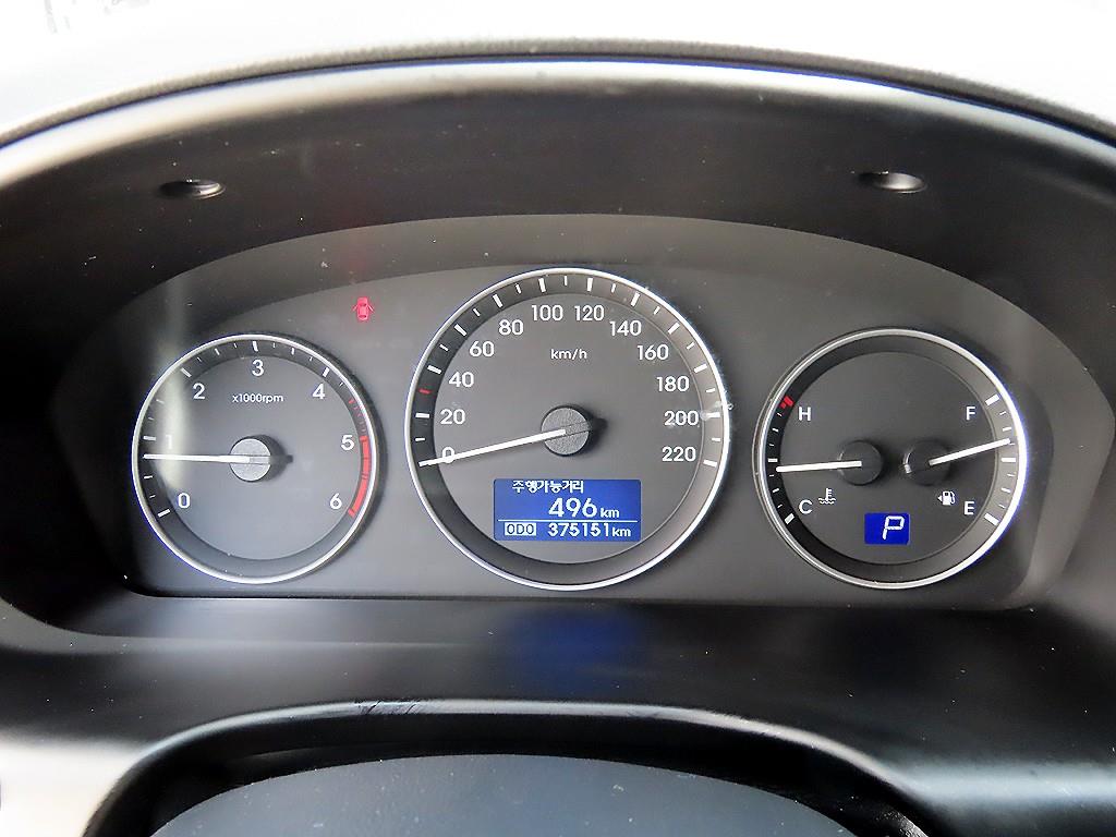 HYUNDAI Starex - Vista 9