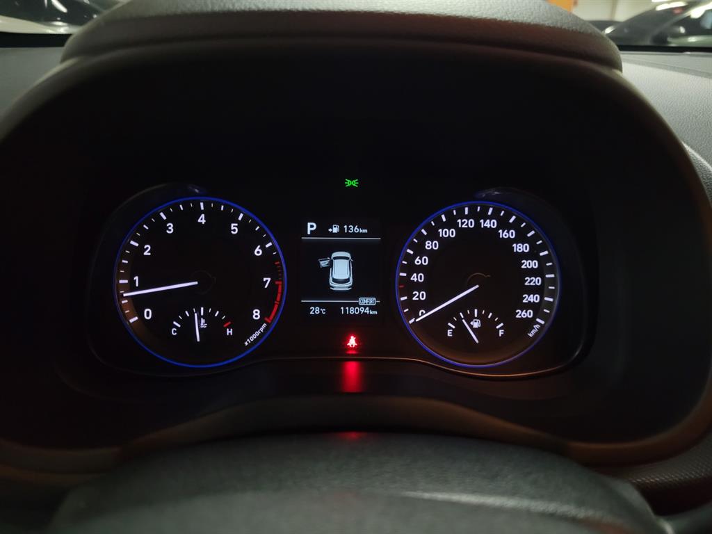 HYUNDAI Kona - Vista 12