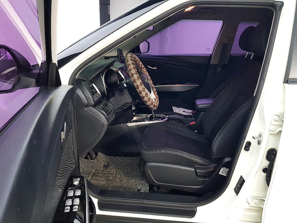 Ssangyong Tivoli - Vista 8