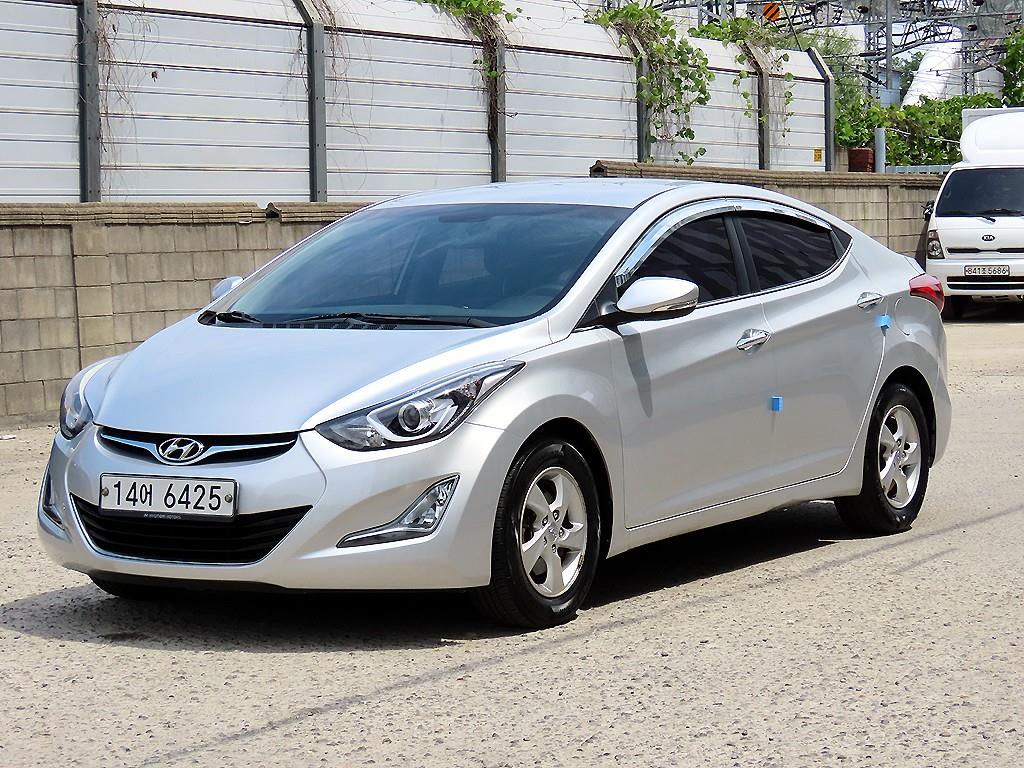 HYUNDAI Avante - Vista 2