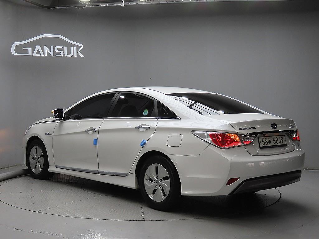 HYUNDAI Sonata - Vista 5