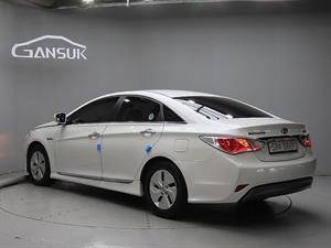 HYUNDAI Sonata - Vista 6