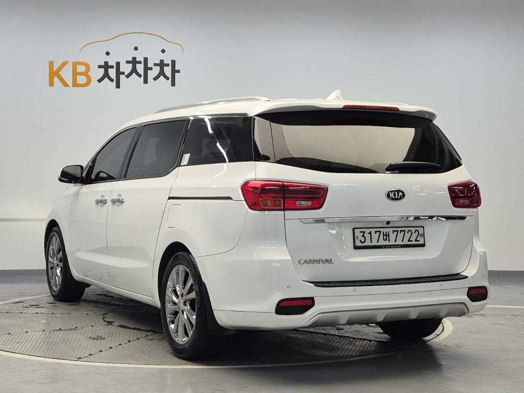 KIA Carnival - Vista 2