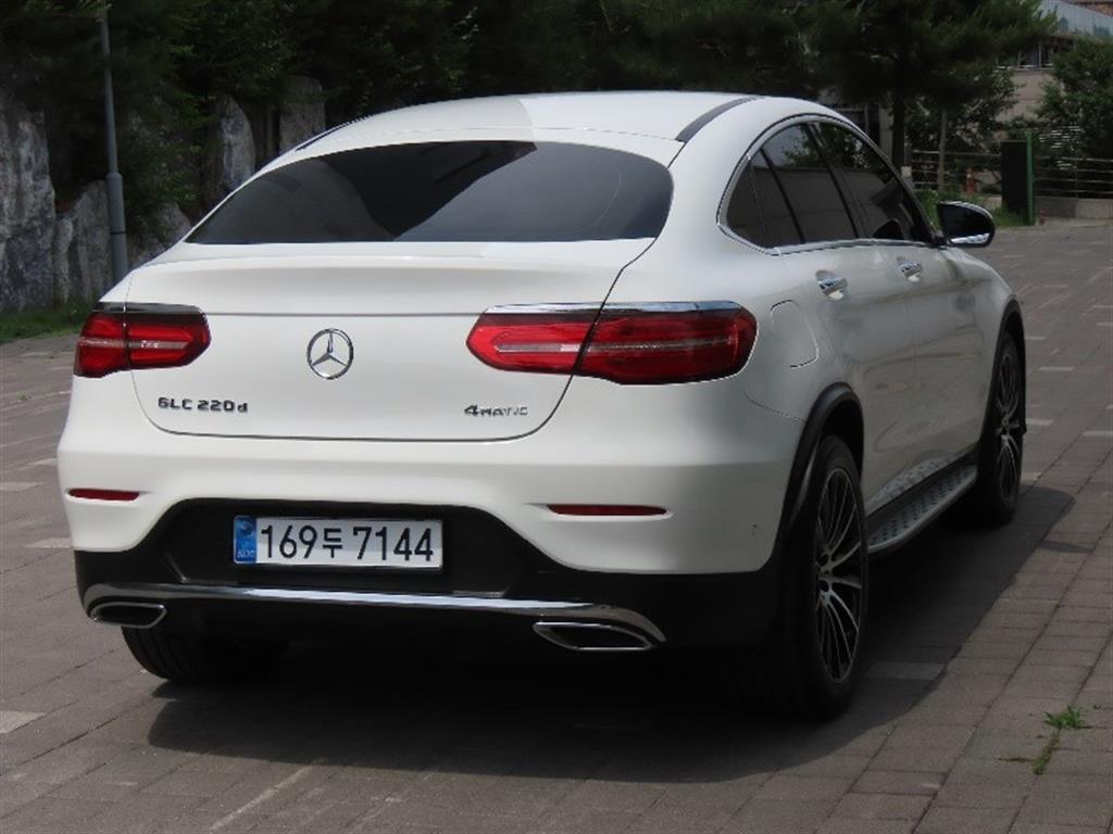 Mercedes Benz GLC Class - Vista 5