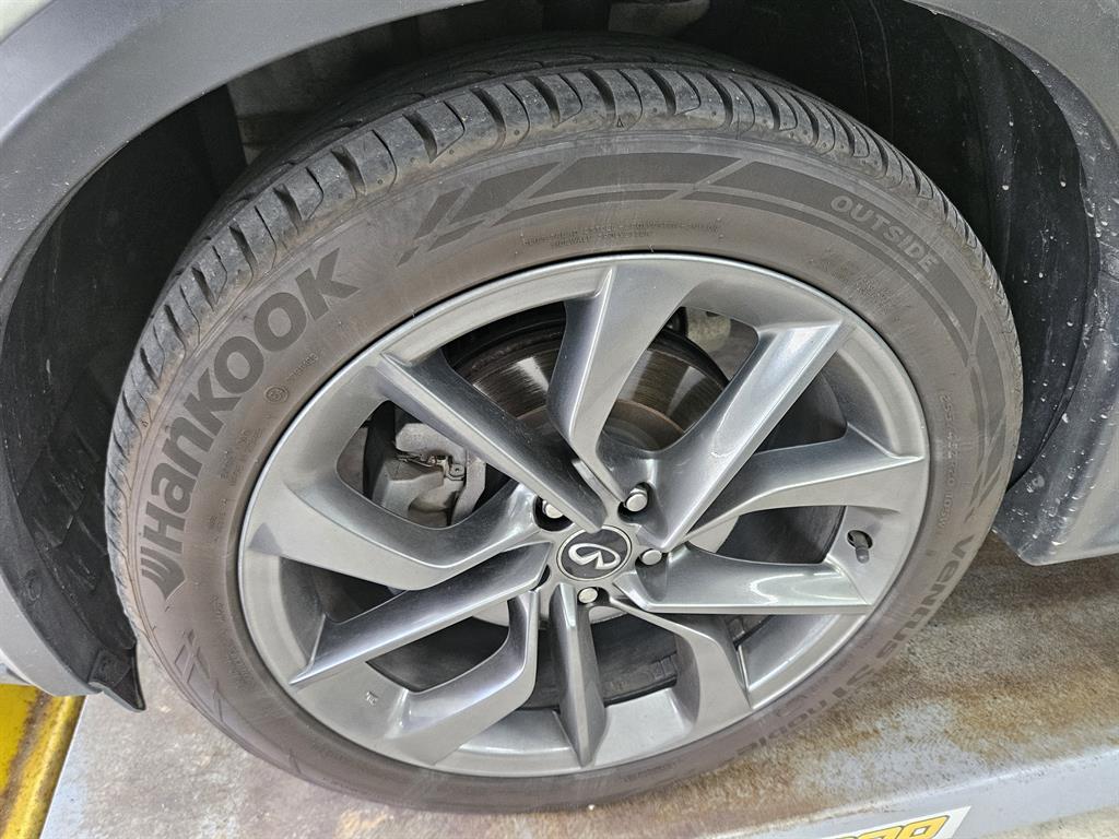 Infiniti QX - Vista 10