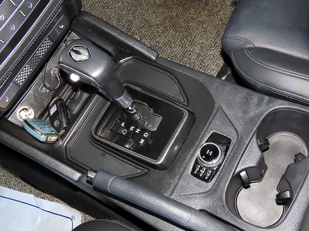 Ssangyong Rexton - Vista 12