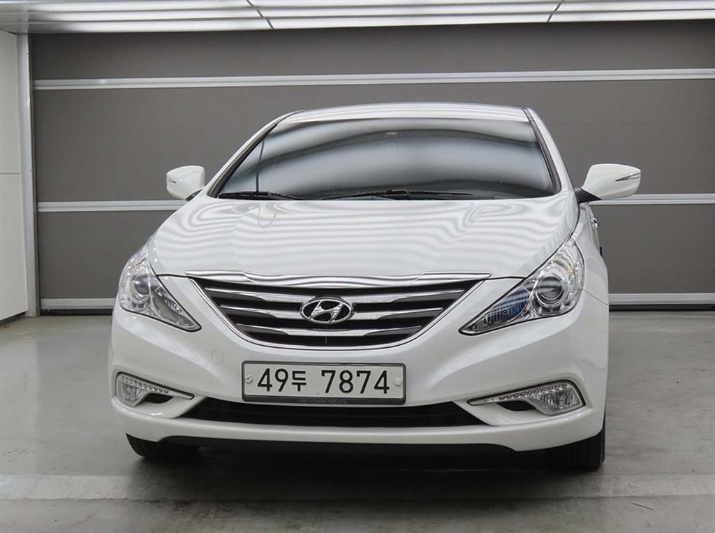 HYUNDAI Sonata - Vista 2