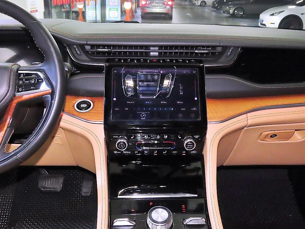Jeep Cherokee - Vista 11