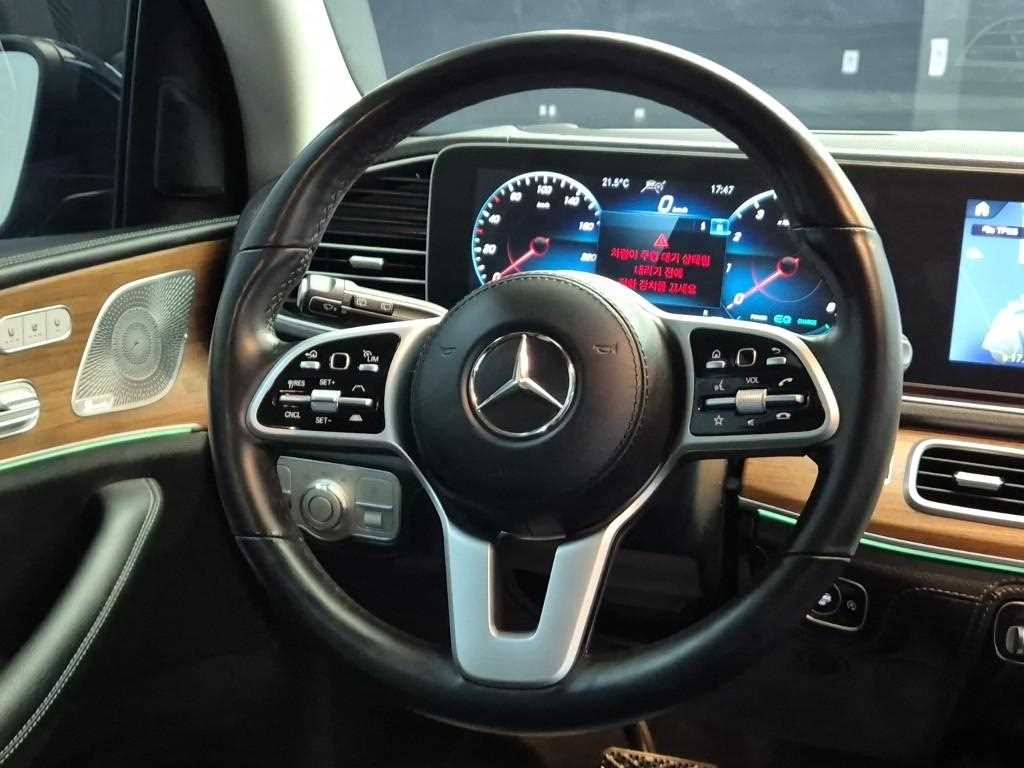 Mercedes Benz GLE Class - Vista 9