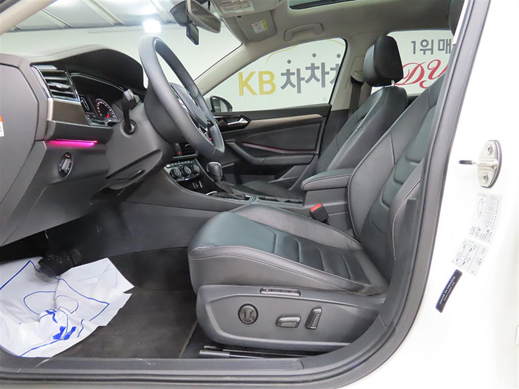 Volkswagen Jetta - Vista 5