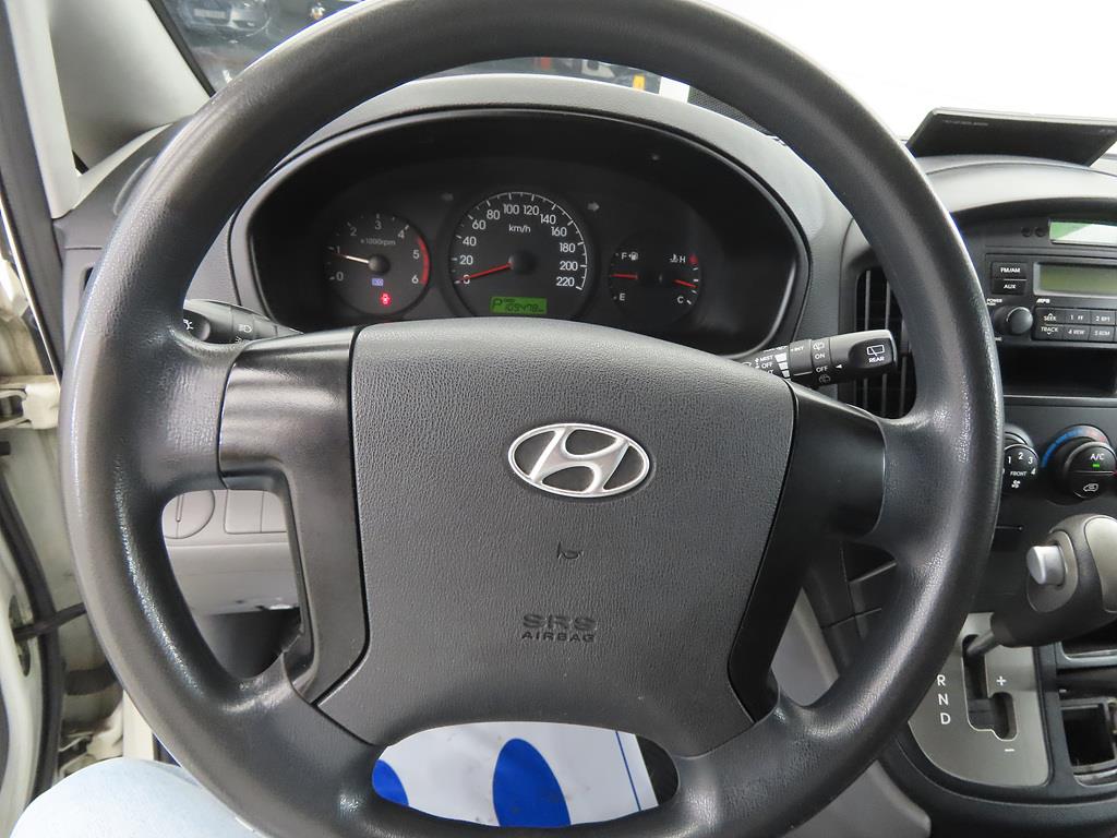 HYUNDAI Starex - Vista 7