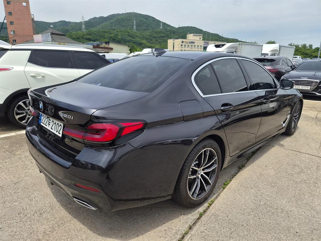 BMW 5 Series - Vista 3