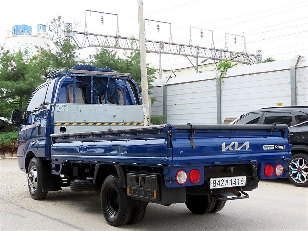 Small Truck Cargo (small) - Vista 3