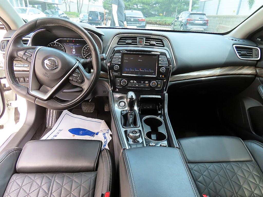 Nissan Maxima - Vista 7