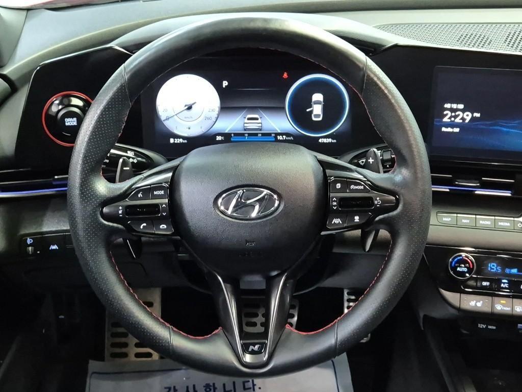 HYUNDAI Avante - Vista 9